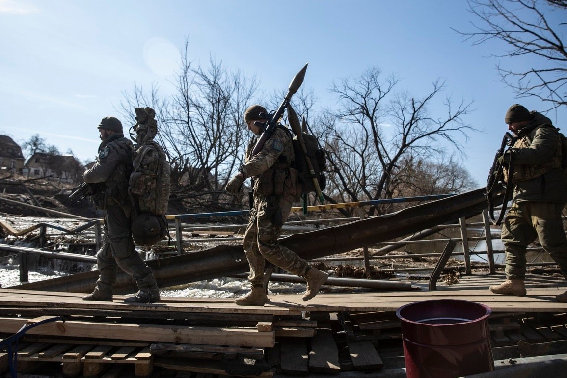 Guerrilla tactics help Ukraine slow down Russia's advance into Kiev 0